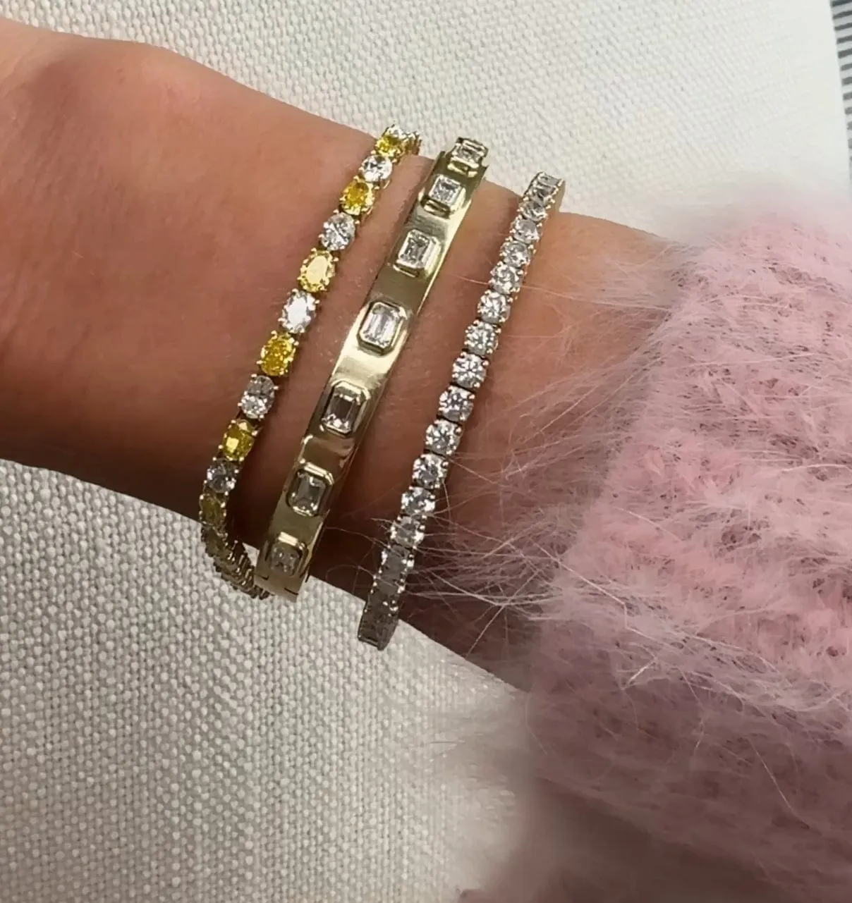 14K or 18K Gold Emerald Cut Diamond Bangle Bracelet 2.77 ct, Lab Grown