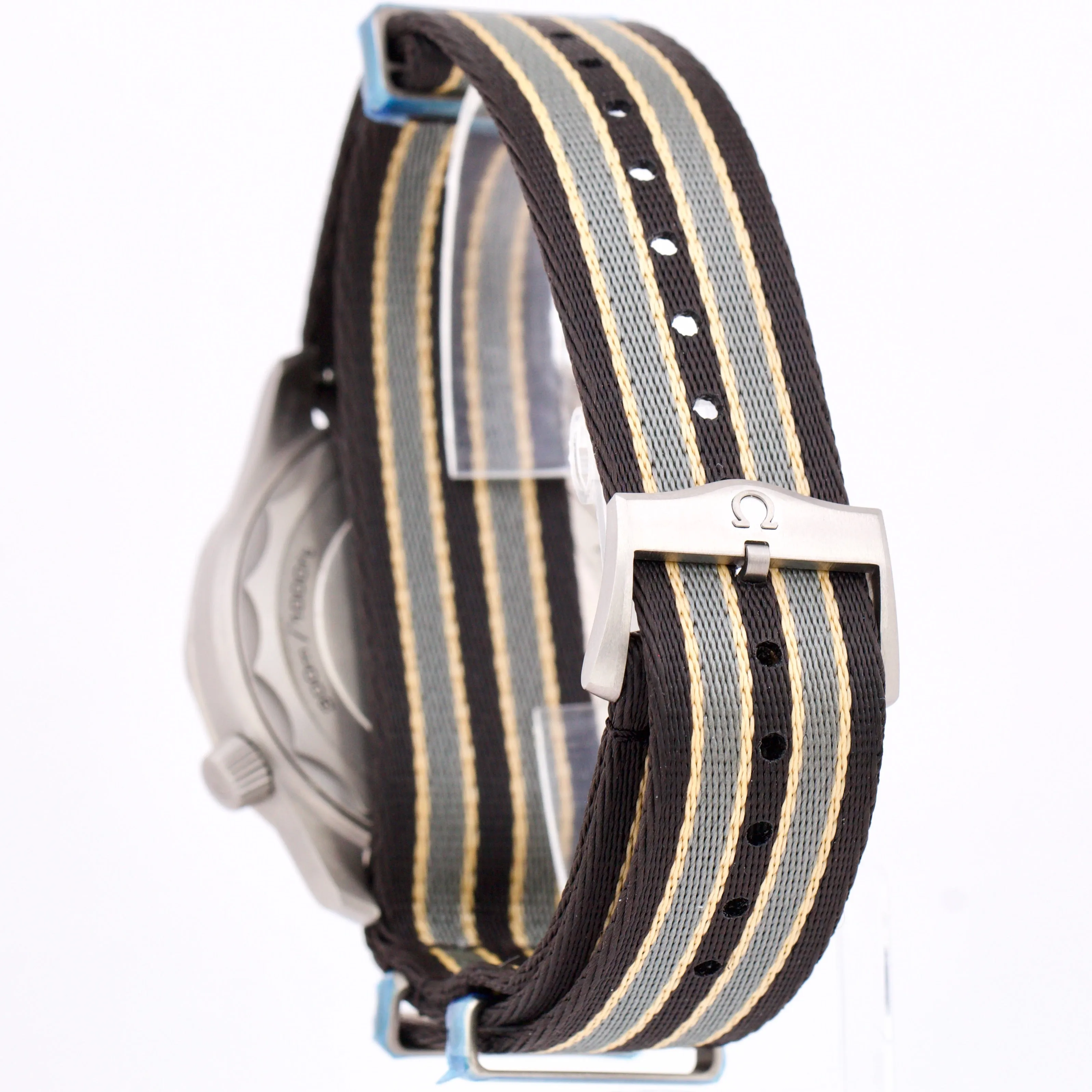 2021 PAPERS Omega Seamaster 007 James Bond Titanium 210.92.42.20.01.001 B P