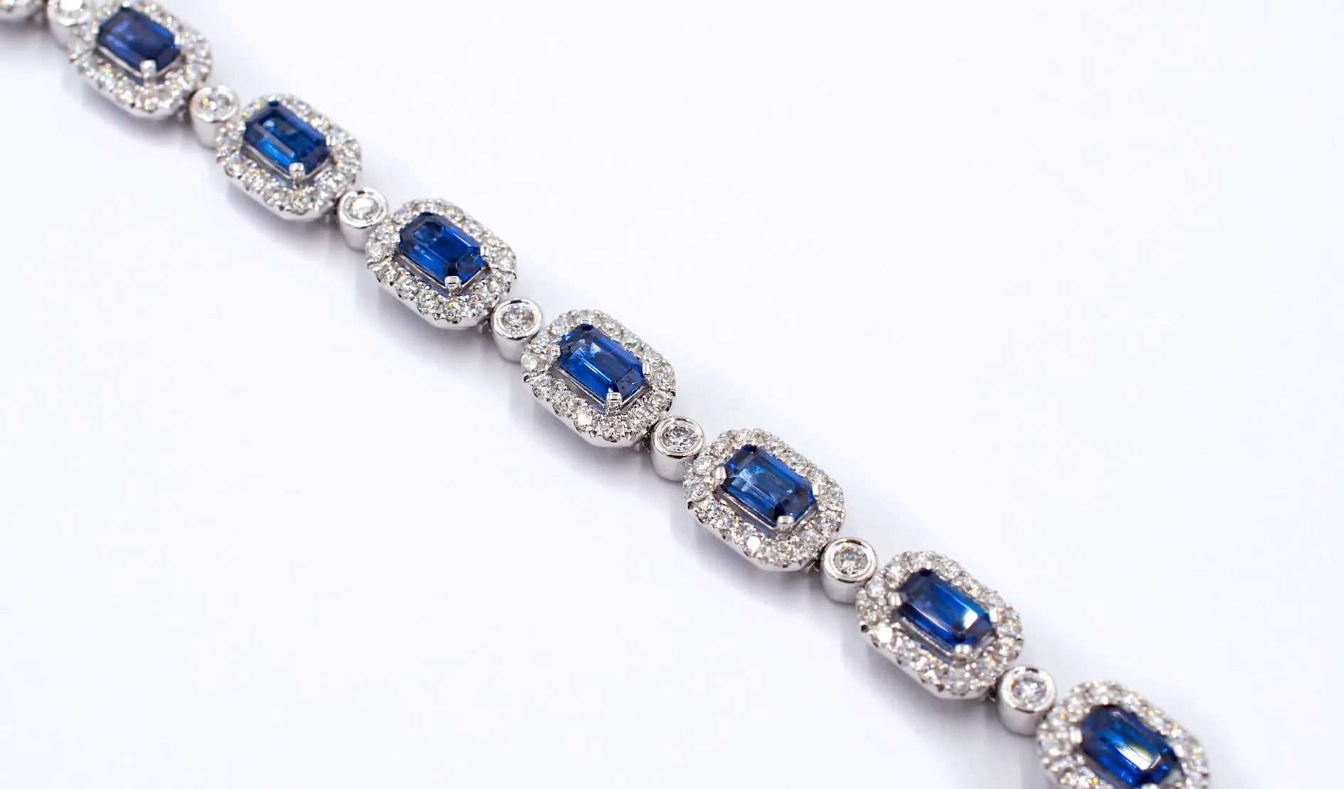 4.8 ctw Sapphire and Diamond Bracelet 18k