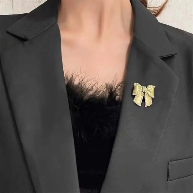 Alloy Double Row Small Pearl Bow Brooch