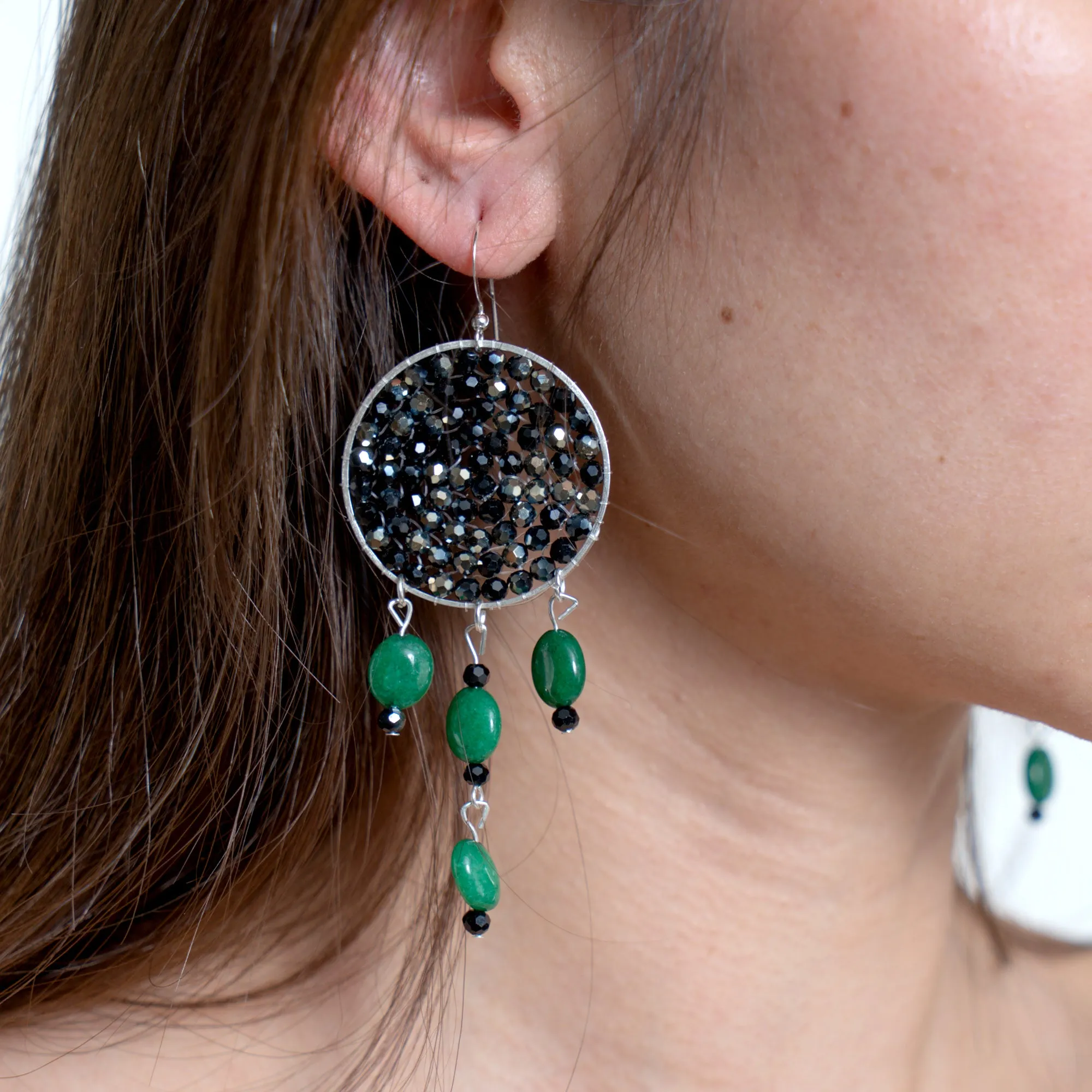 Circle Beaded Stones Earrings in Black