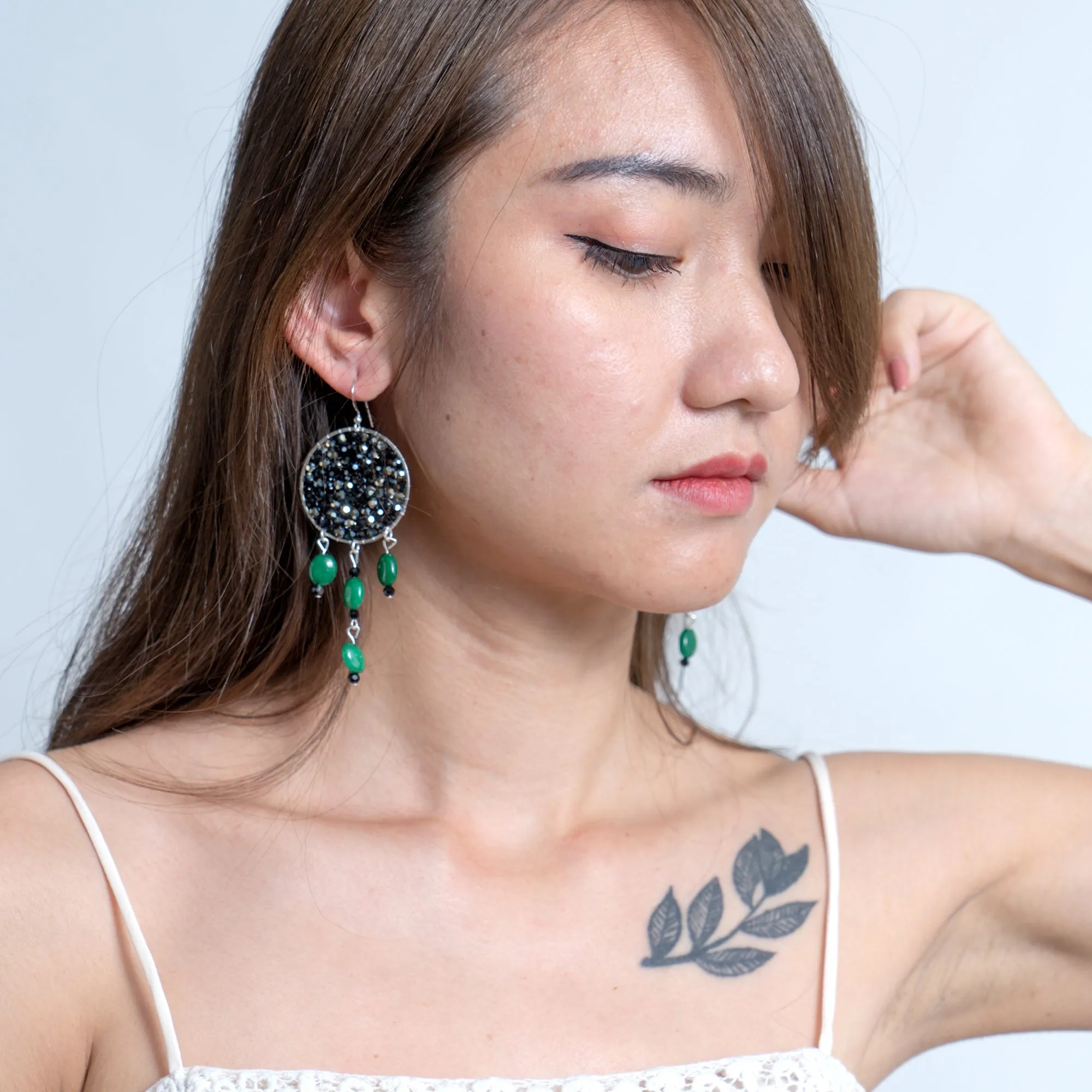 Circle Beaded Stones Earrings in Black