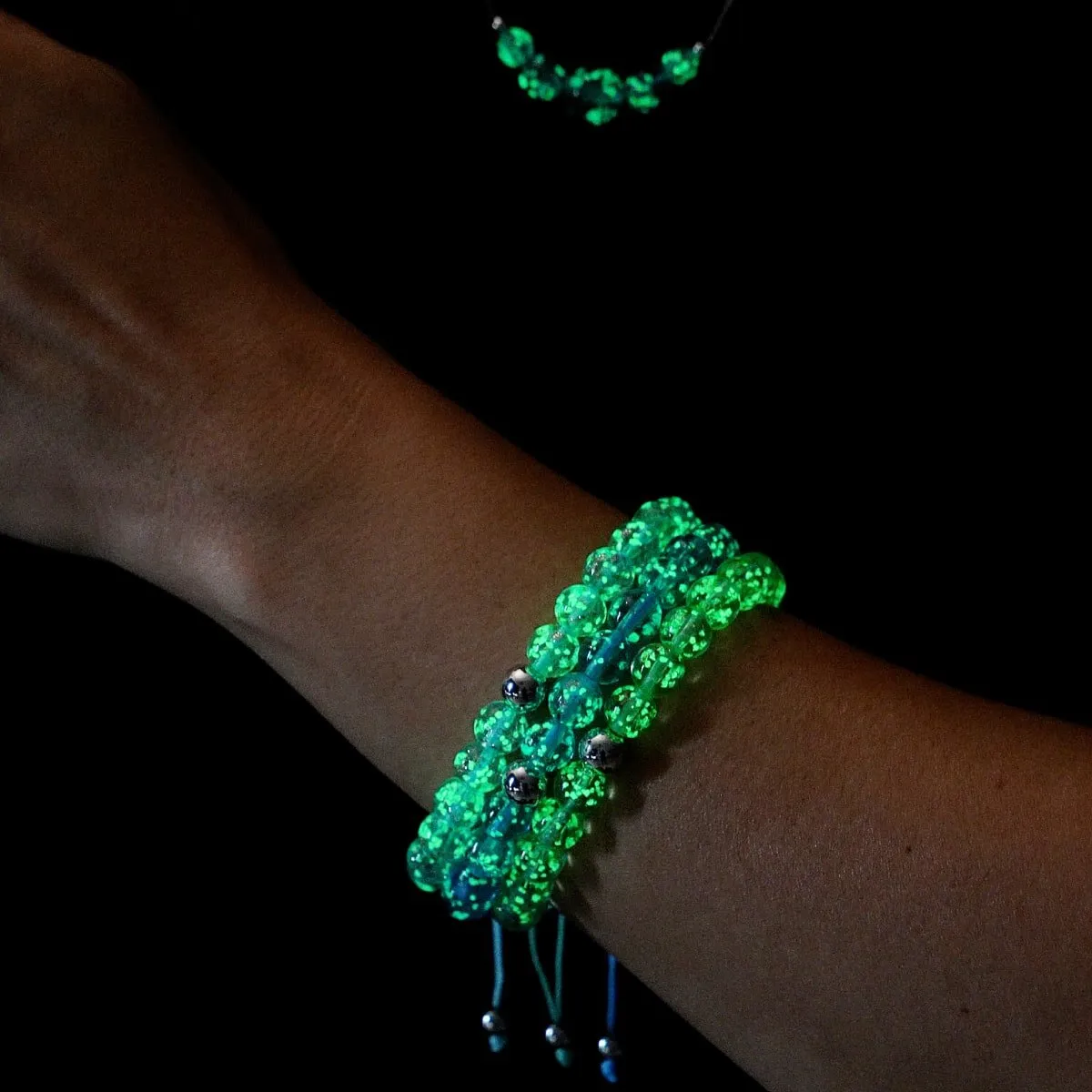 Evergreen | Silver | Firefly Glass Macrame Bracelet