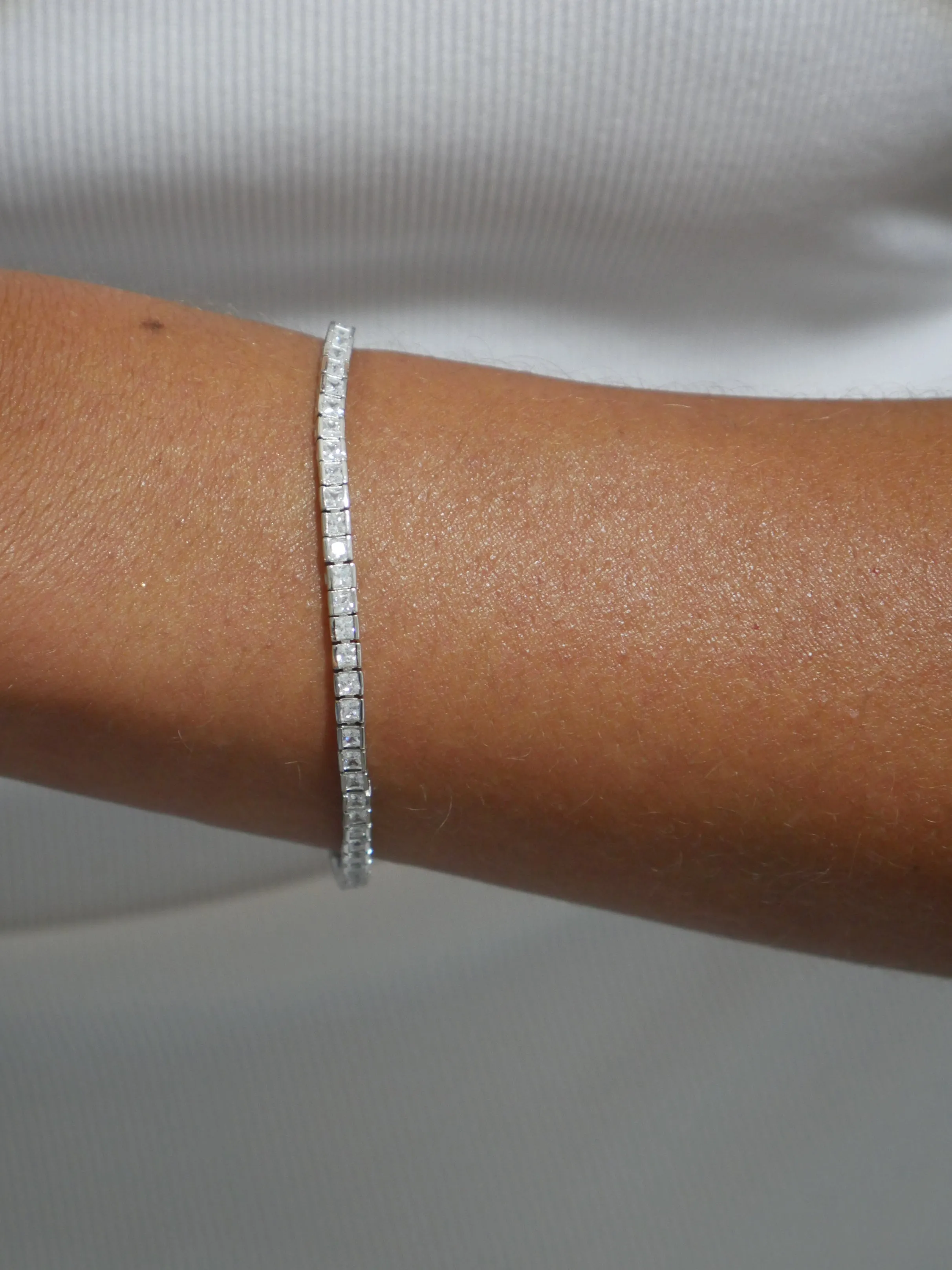 KESLEY Tennis Bracelet, .925 Sterling Silver Diamond CZ Luxury Waterproof Hypoallergenic Unisex Bracelet