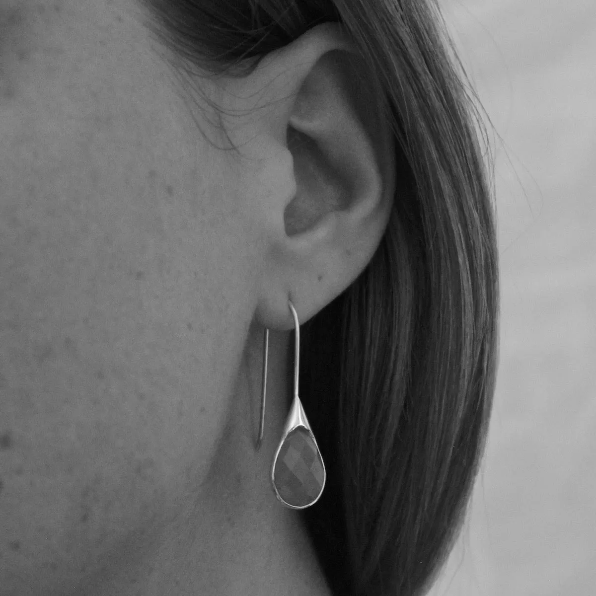 Minimal Gemstone Teardrop Earrings